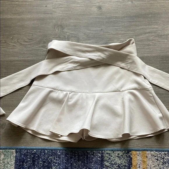 Zara Cream Skort with Bow - Picture 5 of 5